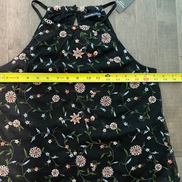 Abercrombie & Fitch Embellished Tank Top - Picture 4 of 7